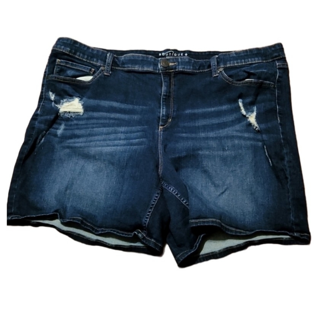 Boutique Shorts size 22W Boyfriend blue denim distressed
